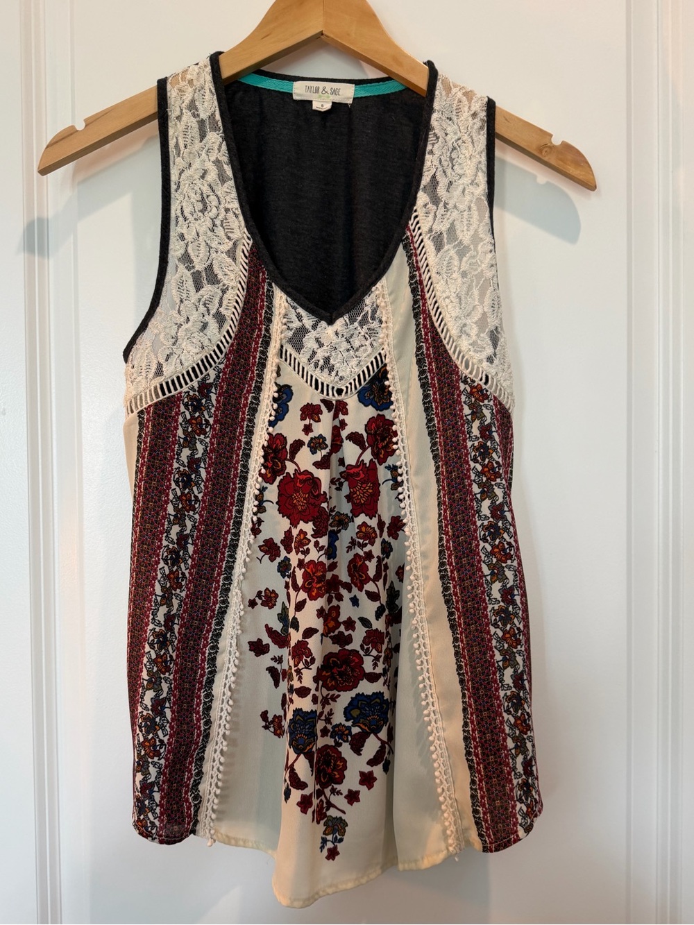 Taylor & Sage Boho Floral Lace Sleeveless Tank Top Small Mixed Print